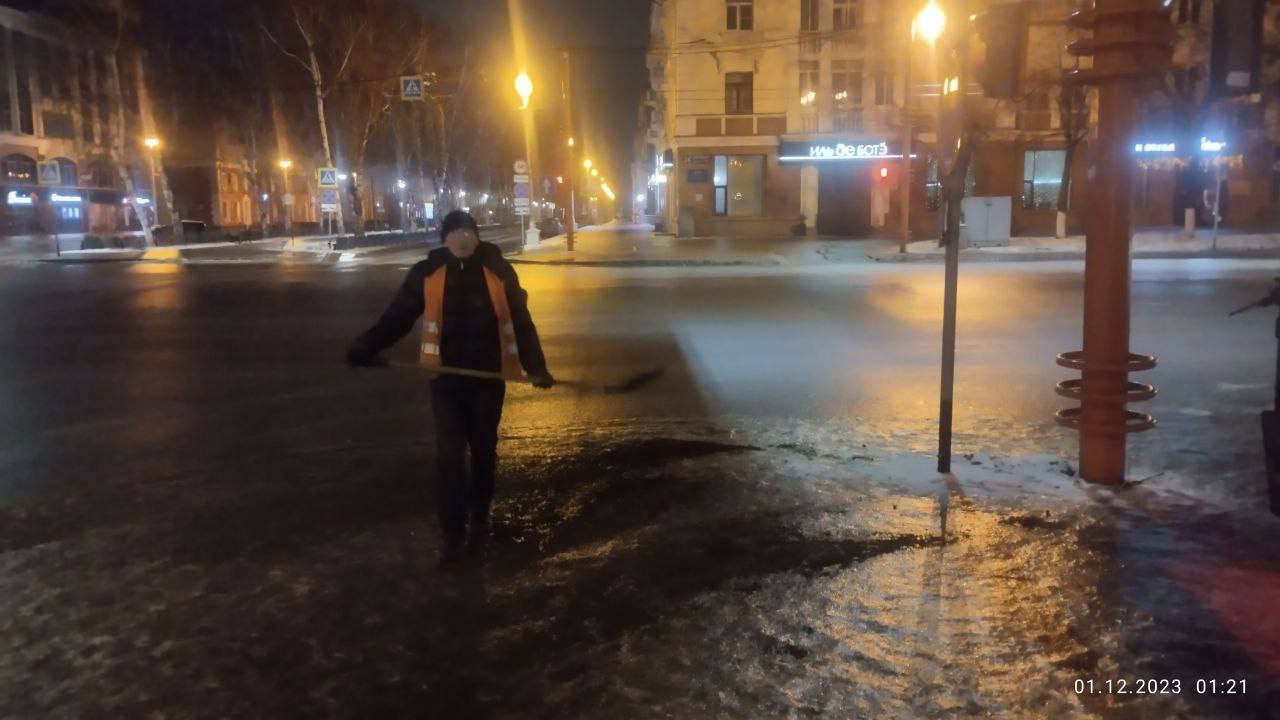 Из-за аномальной погоды в Кузбассе на дорогах очень опасно
