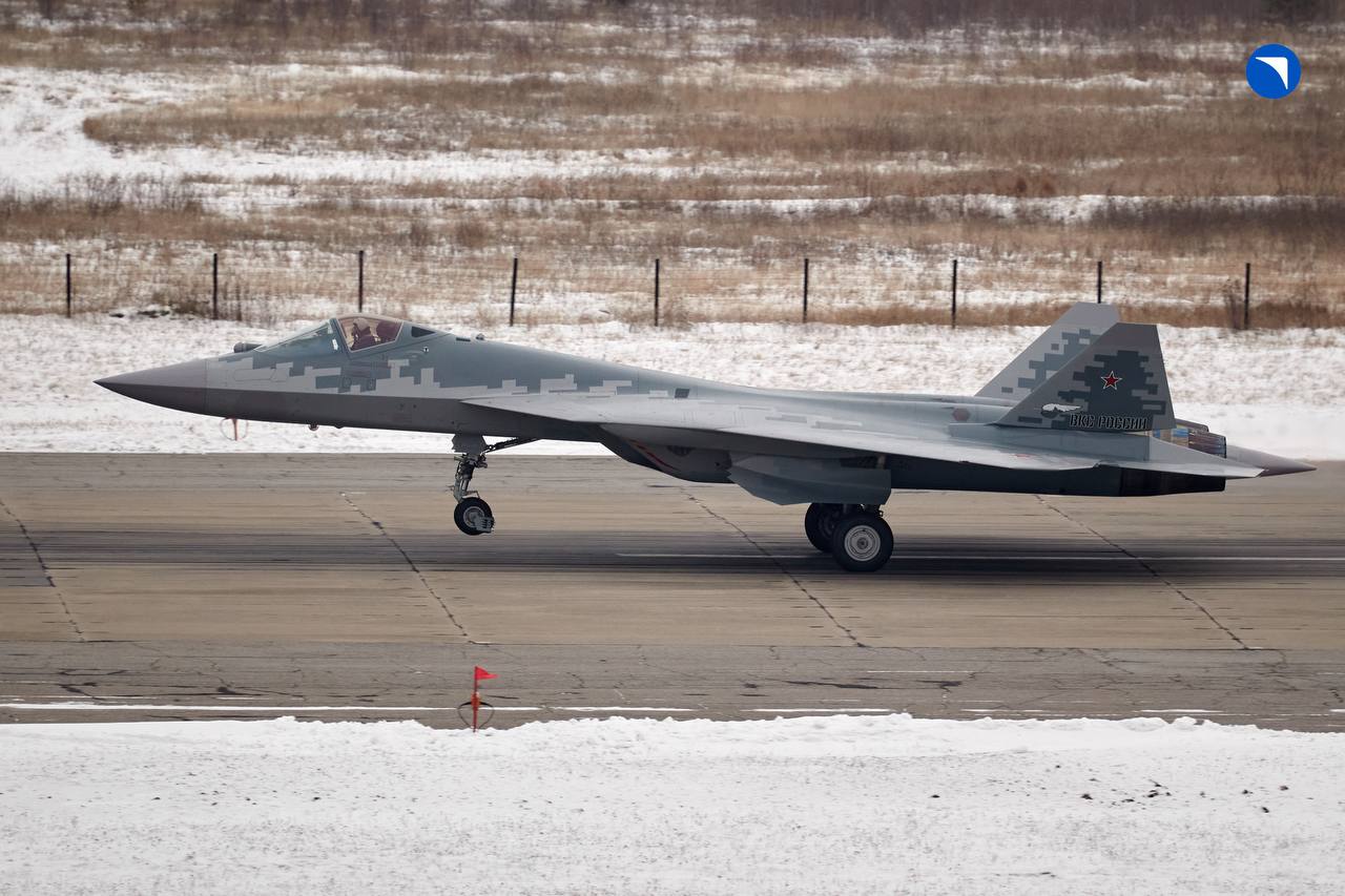 Минобороны РФ передали партию истребителей пятого поколения Су-57