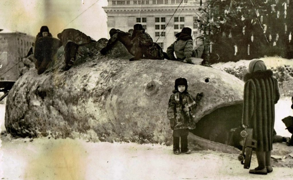 Ретроспектива: гигантские горки на площади Советов