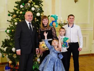 Губернатор Сергей Цивилев пожелал кузбассовцам счастья и благополучия в Год семьи