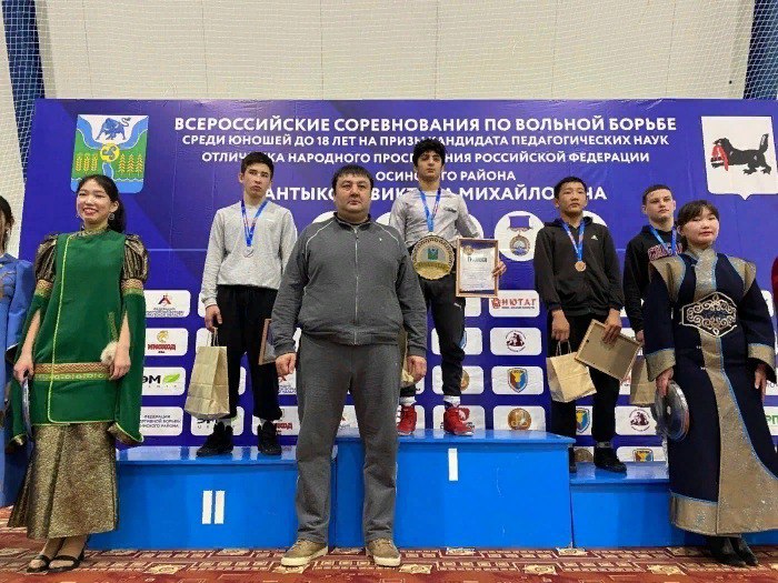 Два золота и две бронзы завоевали кузбасские спортсмены на всероссийском турнире по вольной борьбе