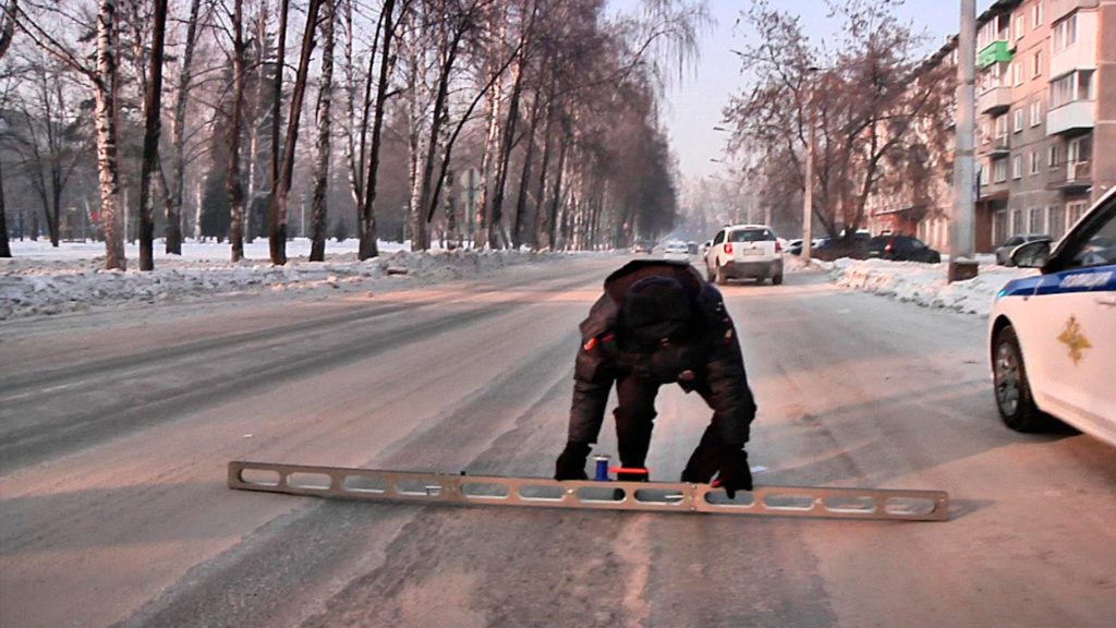 Насколько качественно чистят дороги в Новокузнецке: итоги проверки госинспекторов