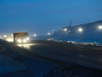 На технологических дорогах УК «Кузбассразрезуголь» появилось искусственное освещение