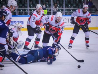 Новокузнецкий «Металлург» победил вице-чемпиона ВХЛ