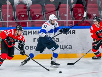 Хоккейный «Металлург» одержал третью победу подряд