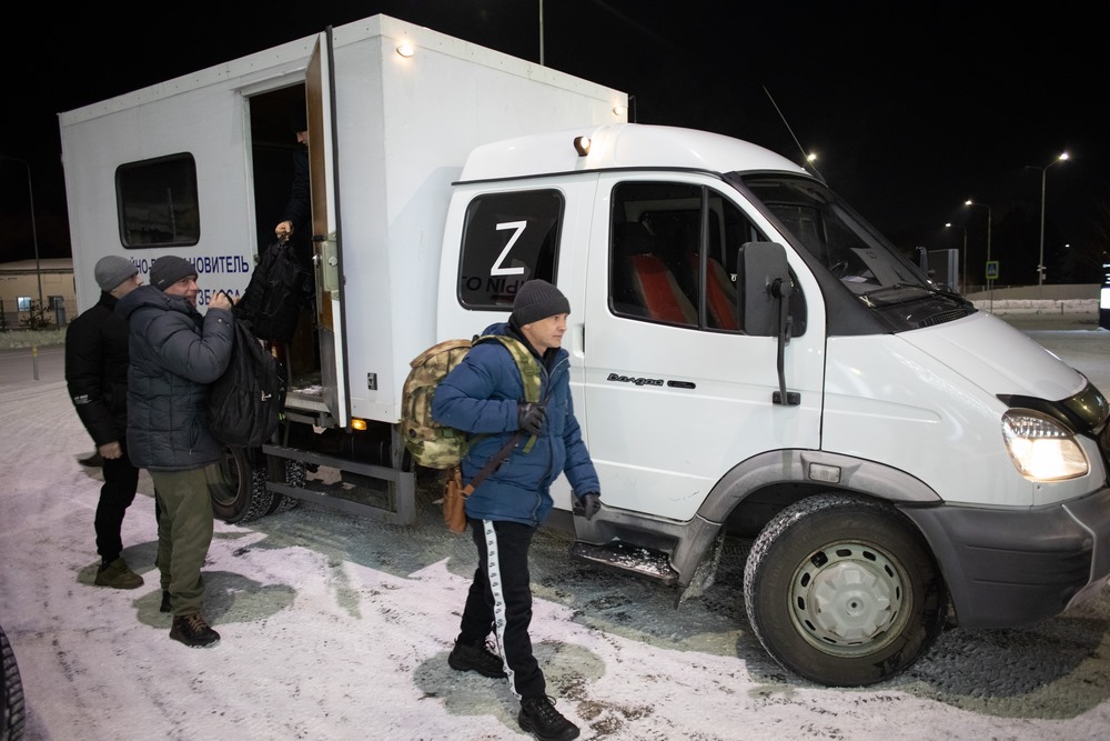 Специалисты Чебулинского и Гурьевского аварийно-восстановительных отрядов отправились в Горловку