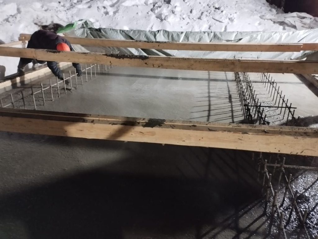 Мороз не помеха: в Новокузнецке начали заливку бетона в основание тоннеля на Ильинке