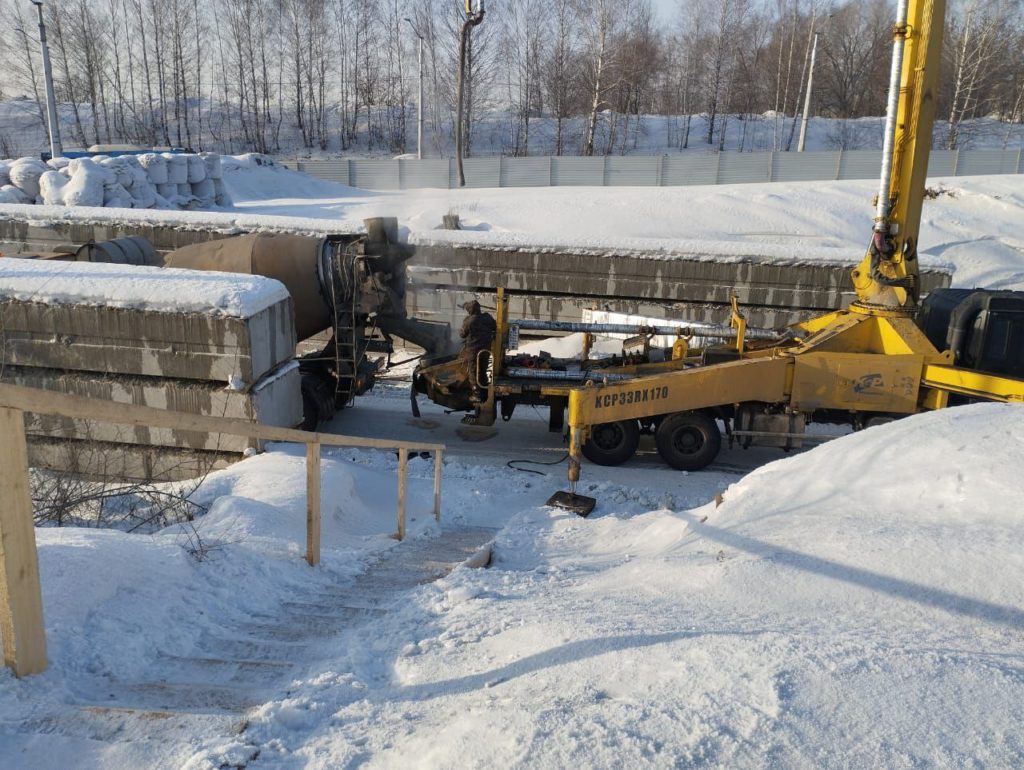 Мороз не помеха: в Новокузнецке начали заливку бетона в основание тоннеля на Ильинке