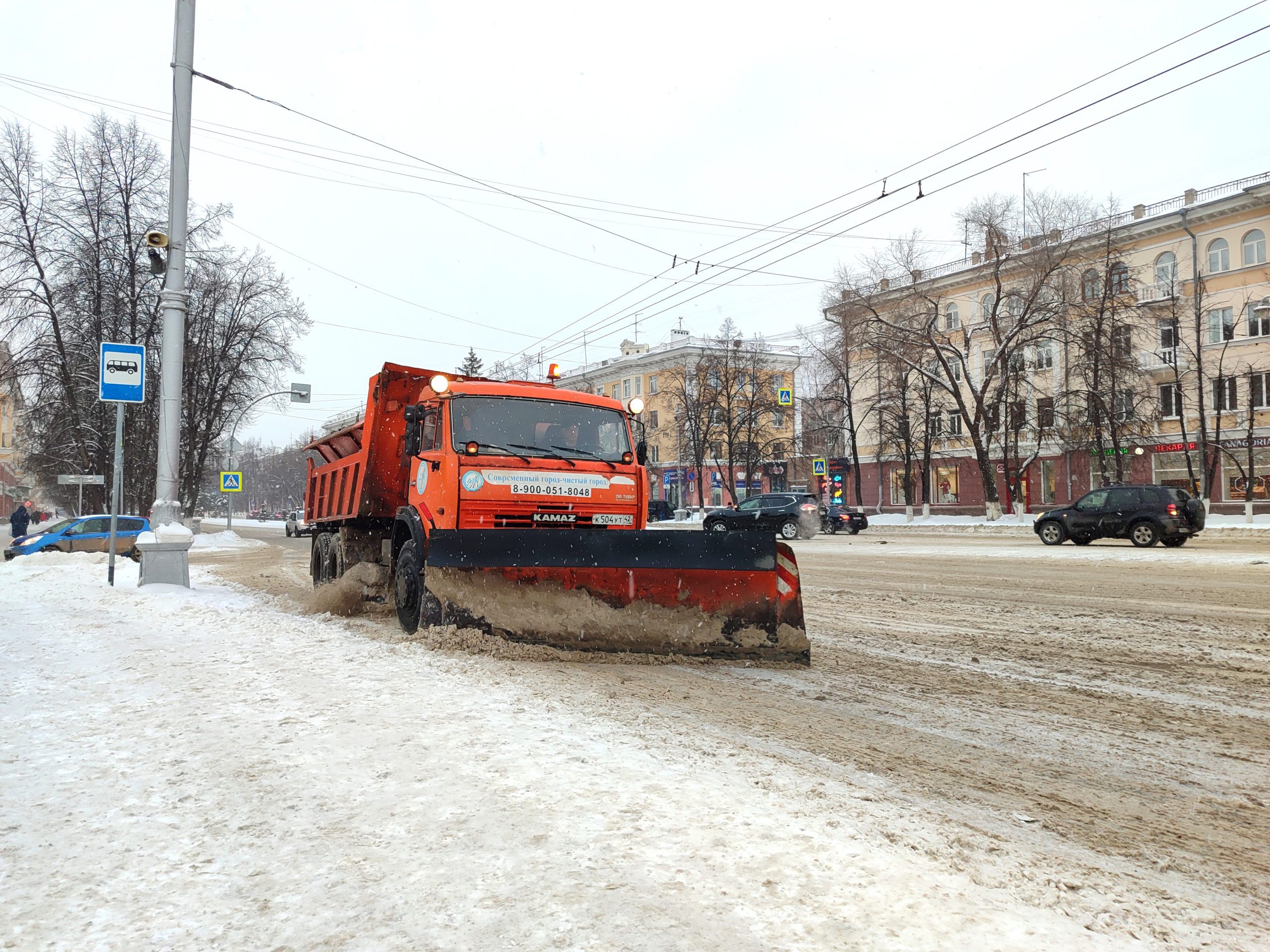 Дорожные службы Кемерова перешли в усиленный режим работы