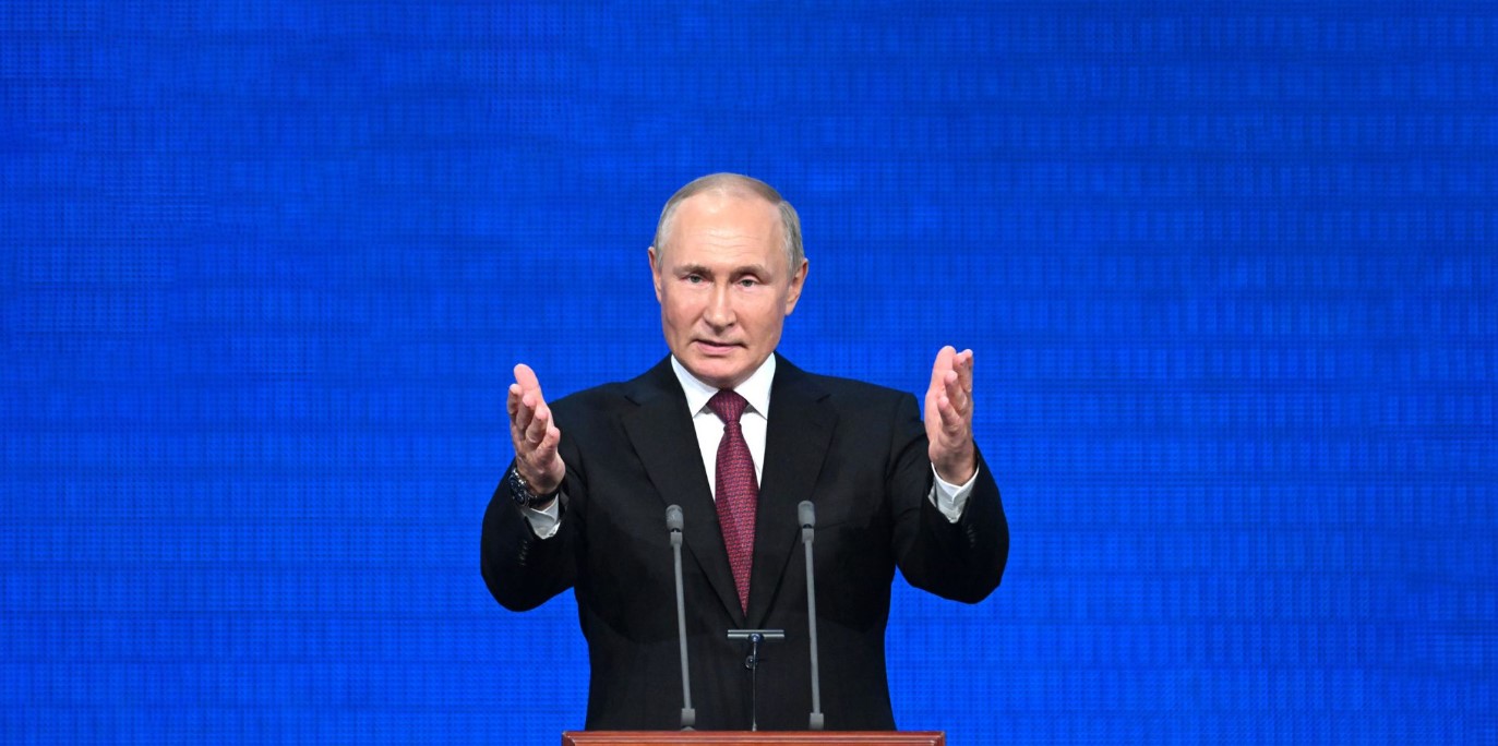Владимир Путин ввёл мораторий на взыскание долгов с госпредприятий присоединённых регионов