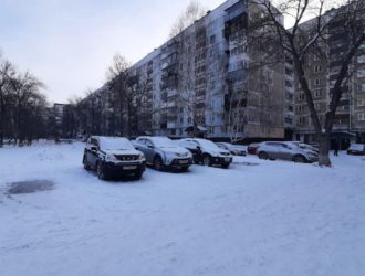 В Новокузнецке вновь устроили облаву на водителей, паркующих свои авто в неположенных местах