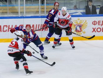 Хоккейный «Металлург» проиграл чемпиону ВХЛ