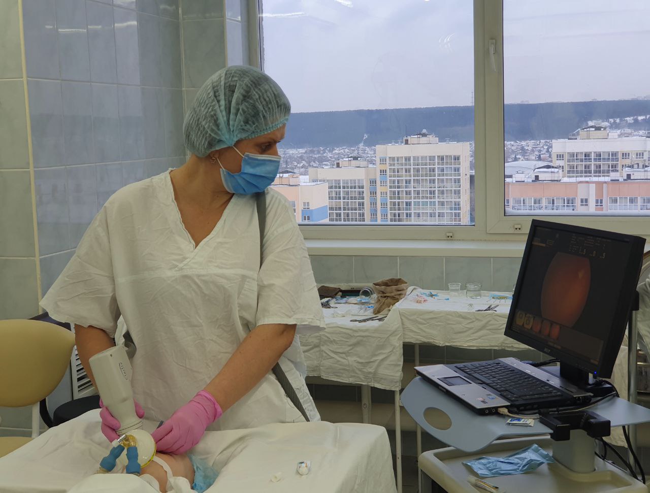 В Кузбассе спасли 8-месячную девочку от злокачественных опухолей обоих глаз