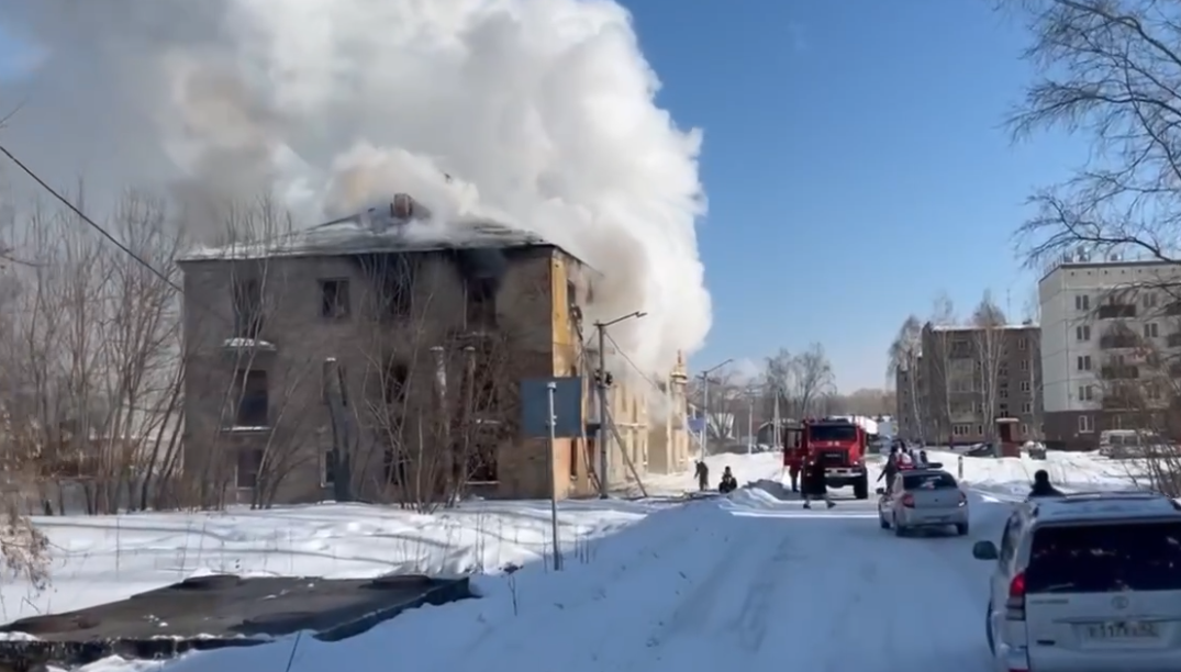 В Новокузнецке произошел пожар в неэксплуатируемом здании