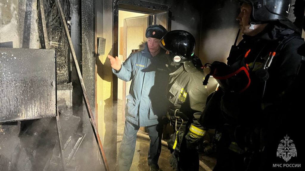 В Новокузнецке случился пожар в высотном доме