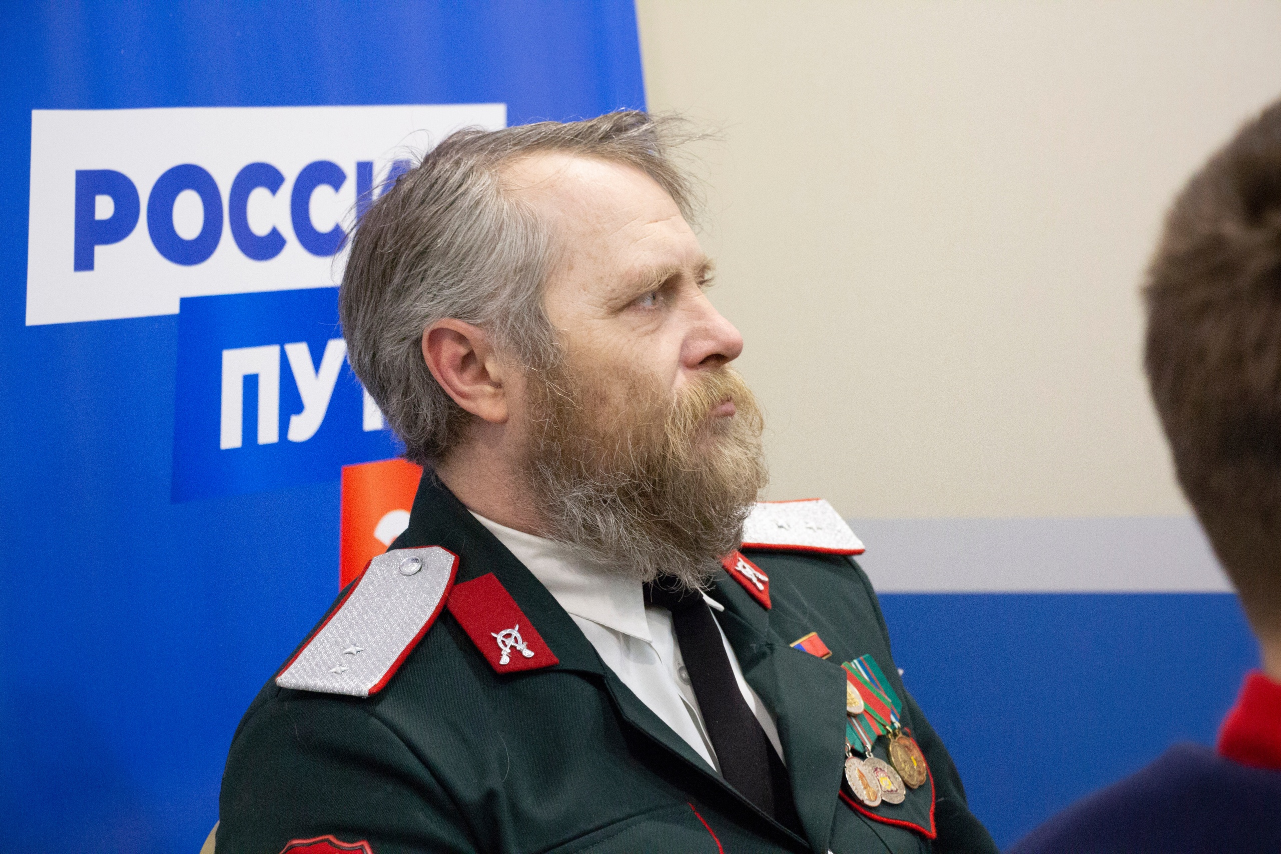 Бойцы российских студенческих отрядов в Кузбассе встретились с Героем Отечества