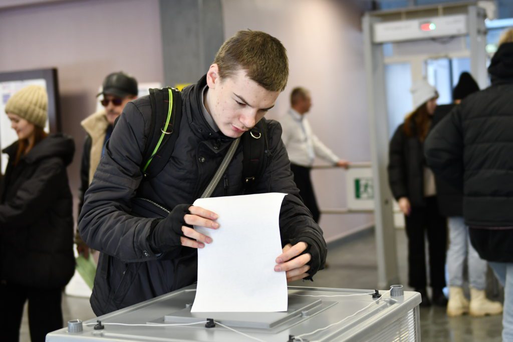 В Новокузнецке студенты и педагоги торгово-экономического техникума приняли участие в выборах