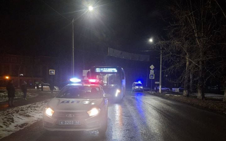 Водителю автобуса, который в Кемерове задавил женщину на переходе, грозит пять лет тюрьмы