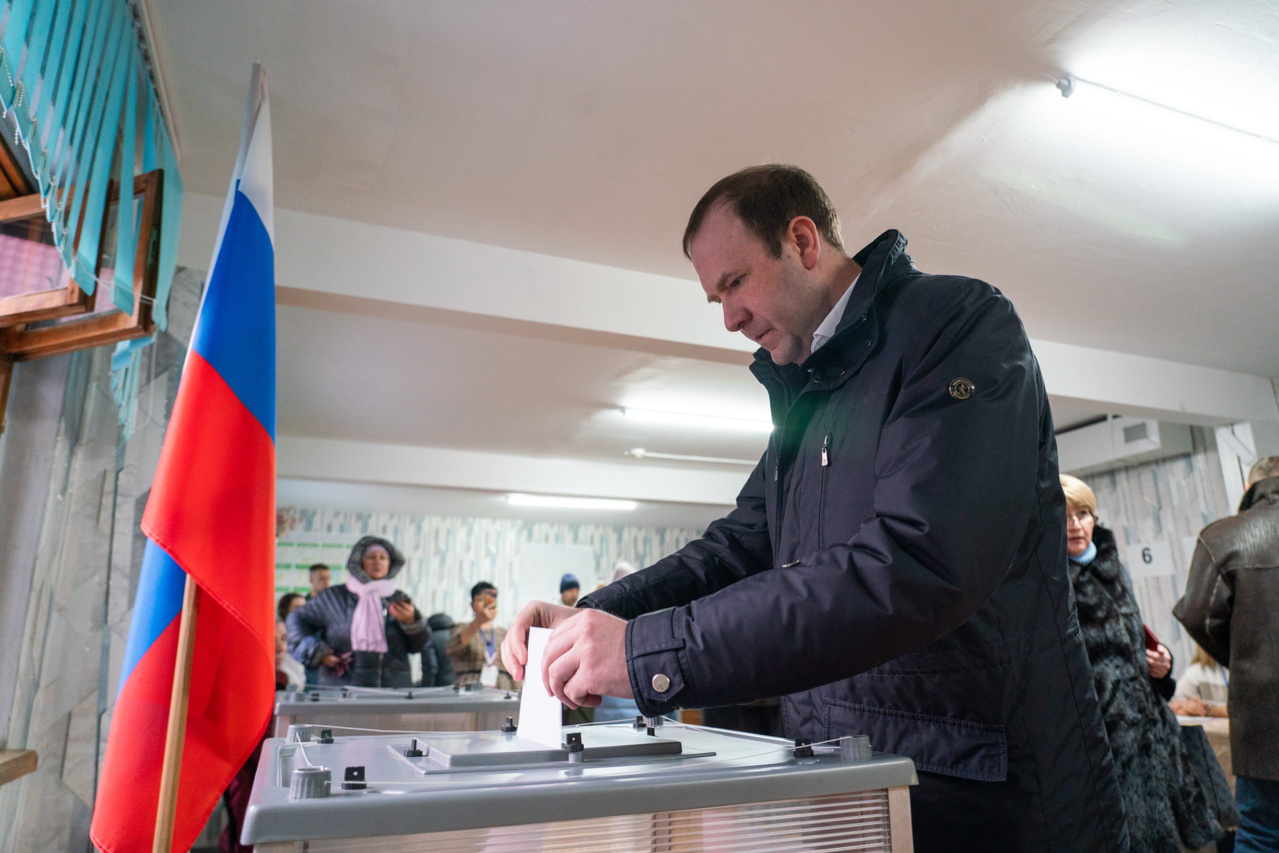 Глава Кемерова проголосовал на выборах президента России