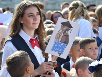 Педагоги жалуются на бюрократию и низкие зарплаты, но остаются преданными профессии