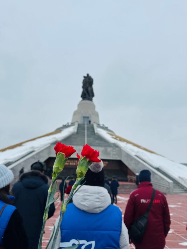 15-километровая прогулка с патриотическим смыслом: активные жители Кузбасса первыми прошлись по будущей «Аллее Дважды Победителей»