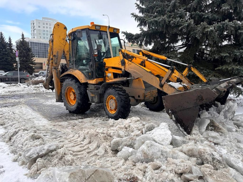 Новокузнечане жалуются: многие дороги города превратились в огромные грязные лужи