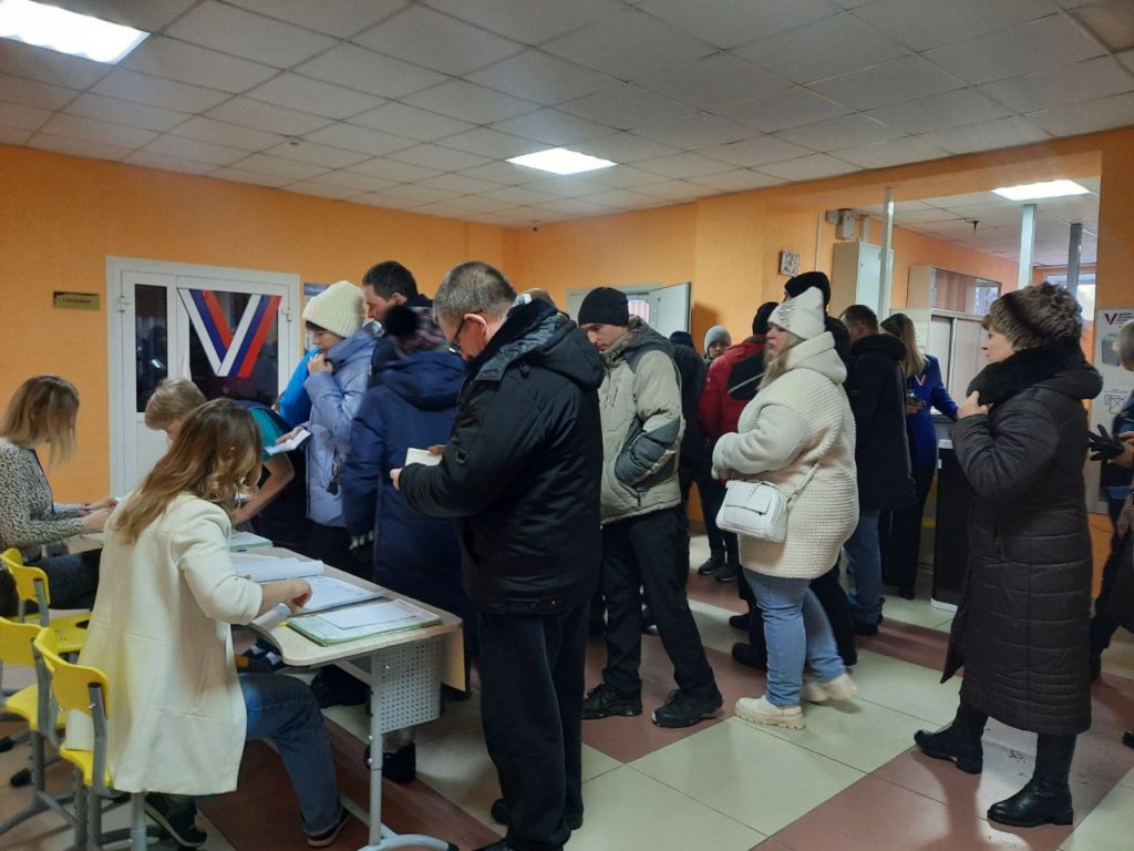 В Юргинском округе избиратели активно голосуют на выборах президента