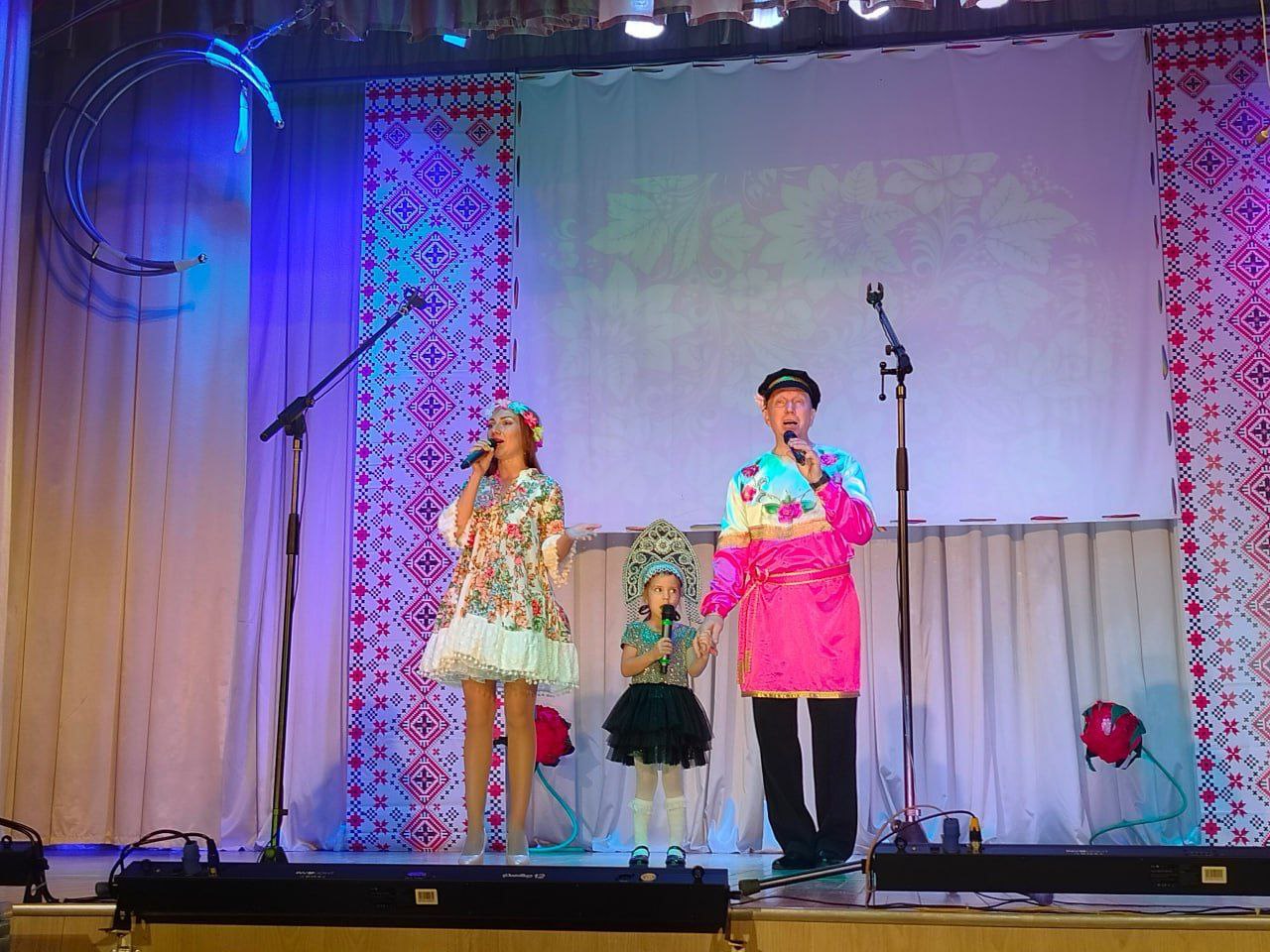 В Кузбассе продолжается прием заявок на фестиваль-конкурс «Поем всей семьей»