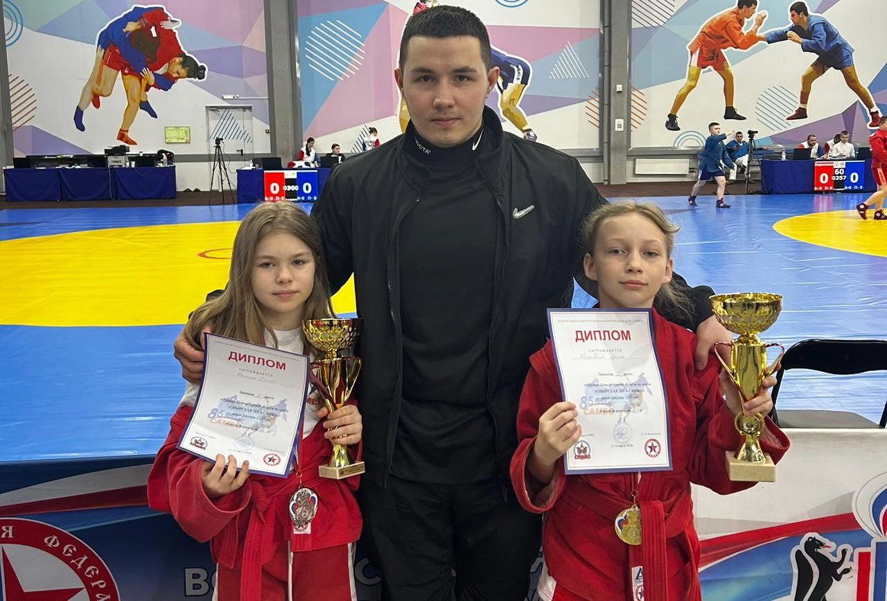 Золото и серебро завоевали спортсменки из Кузбасса на региональном турнире по самбо