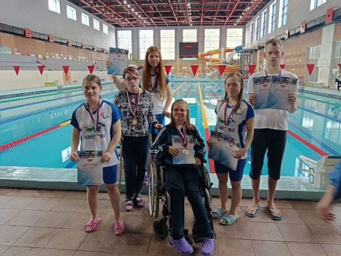 16 медалей завоевали кузбасские пловчихи на чемпионате СФО