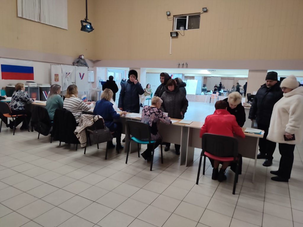 В Ленинск-Кузнецком округе первые избиратели проголосовали на выборах