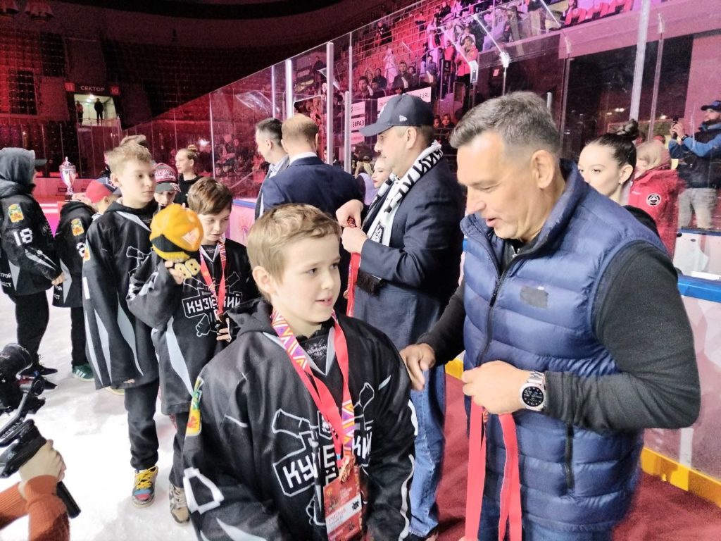 В Новокузнецке завершился всероссийский турнир по хоккею «Кубок Третьяка»
