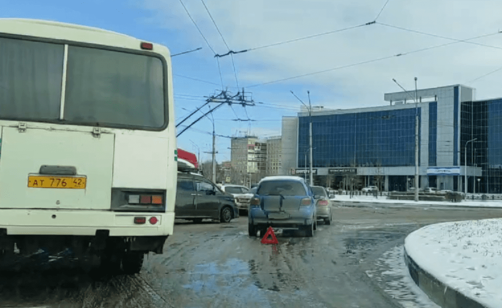 Огромные пробки сковали Новокузнецк