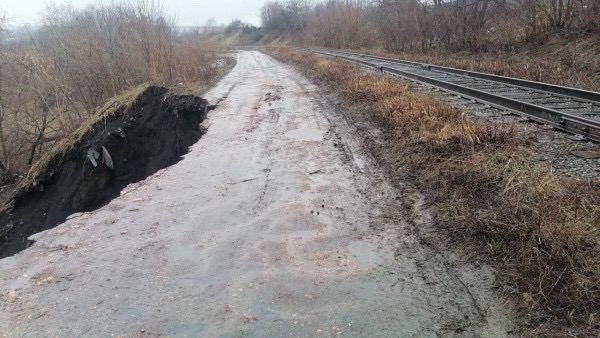 В Прокопьевске обрушилась часть дороги на улице Наклонная. Идёт доследственная проверка