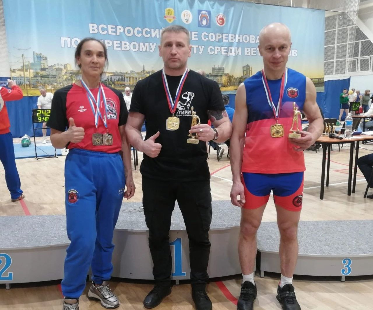 Кузбассовцы завоевали награды всероссийских соревнований по гиревому спорту