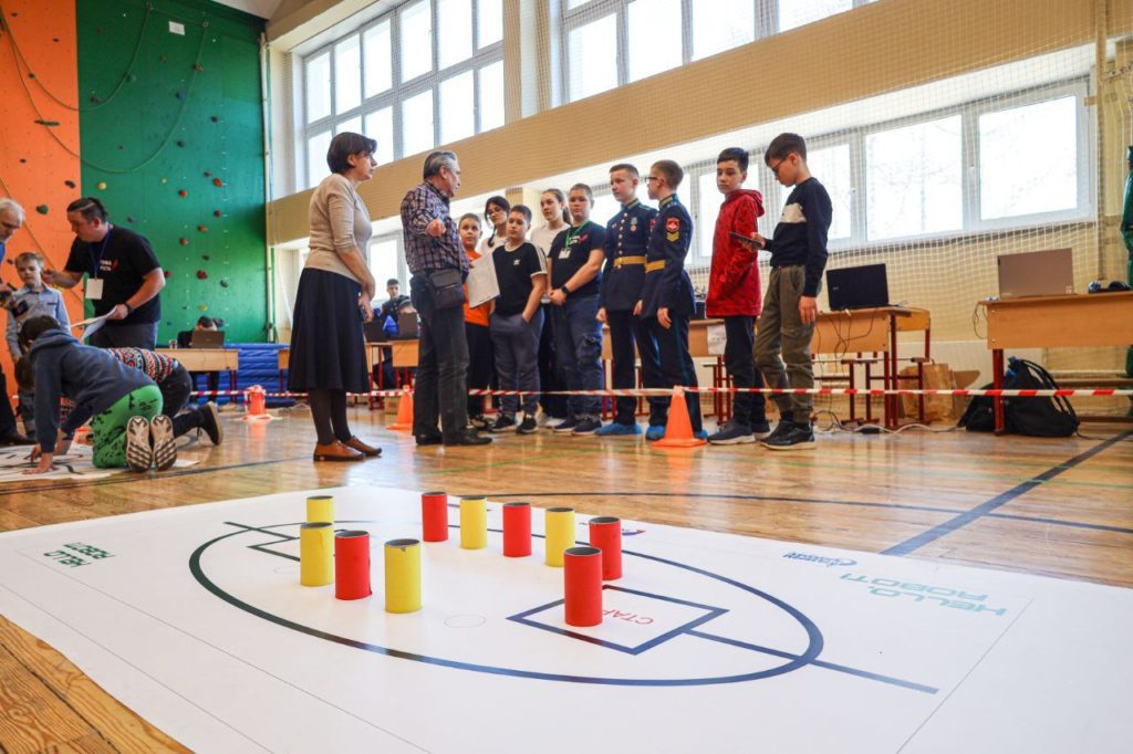 В Кузбассе определили лучших школьников-создателей мобильных роботов