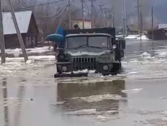 Паводок захватил 20 домов в поселке Усть-Кабырза
