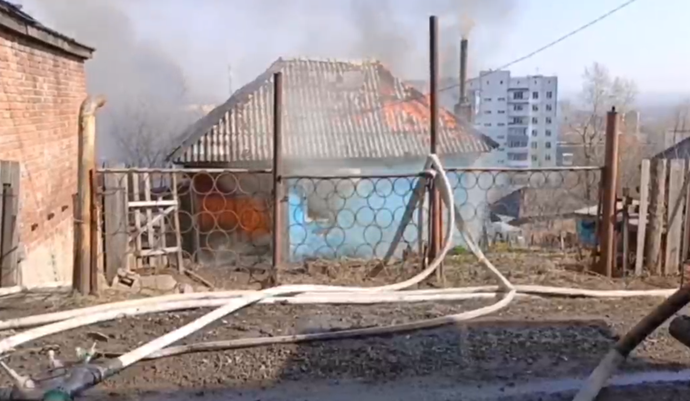 В Новокузнецке случился пожар в частном доме