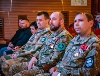 Кузбасские школьники и ветераны СВО встретились в рамках проекта «Разговор с Героями»