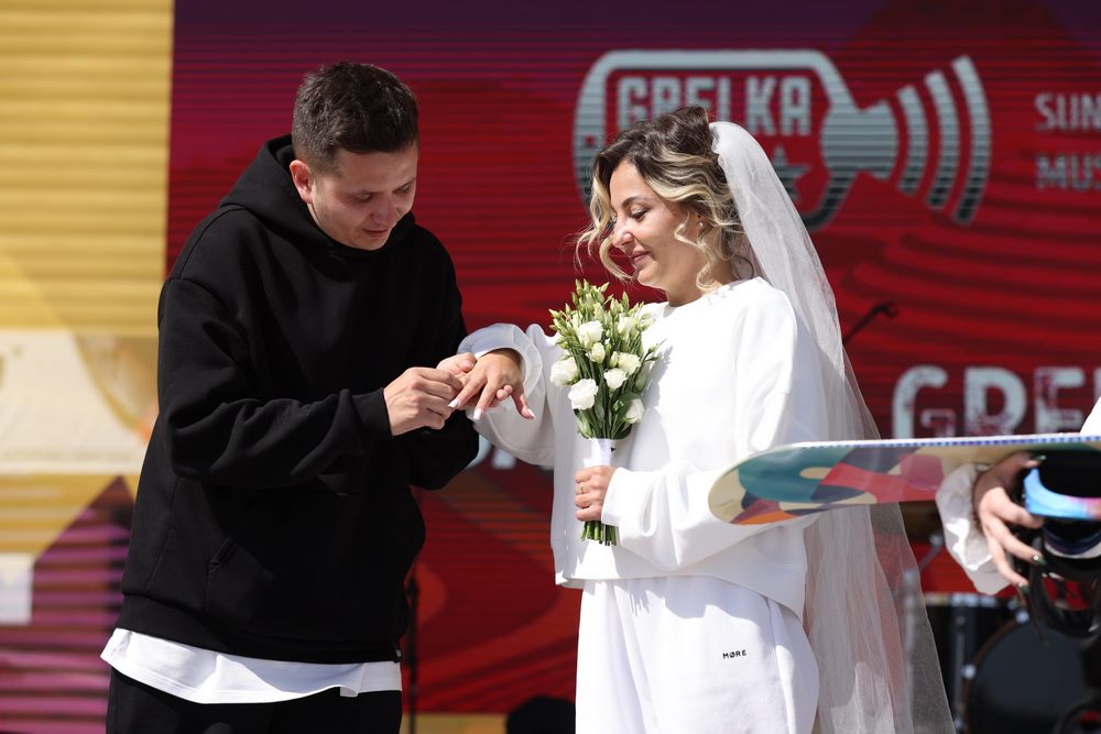 На фестивале «ГрелкаФест – 2024» в Шерегеше  поженились две пары