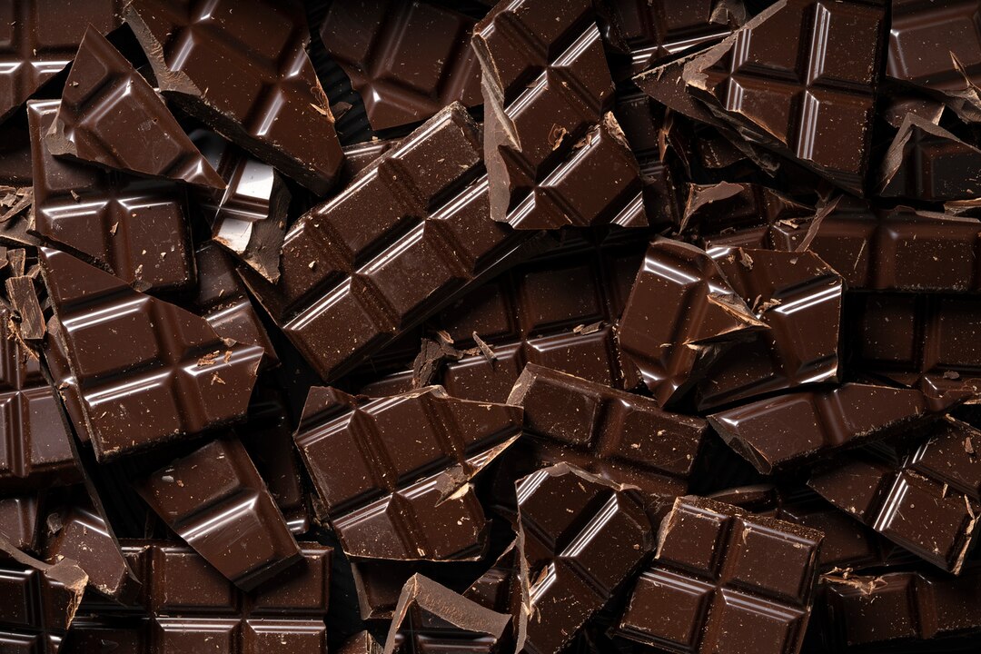 Цены на шоколад в России взлетают на фоне рекордного подорожания какао