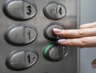 В России предложили продлить срок службы лифтов на пять лет