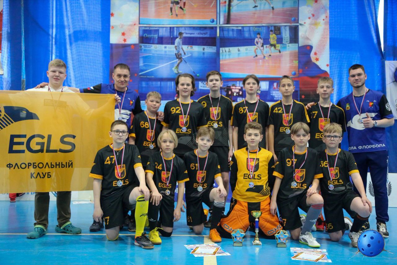 Новокузнецкие флорболисты завоевали серебро на соревнованиях в Омске