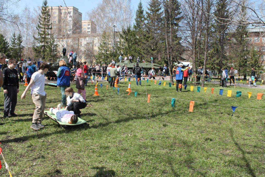 В кемеровском парке Победы им. Г.К. Жукова отмечают День Победы (фоторепортаж)