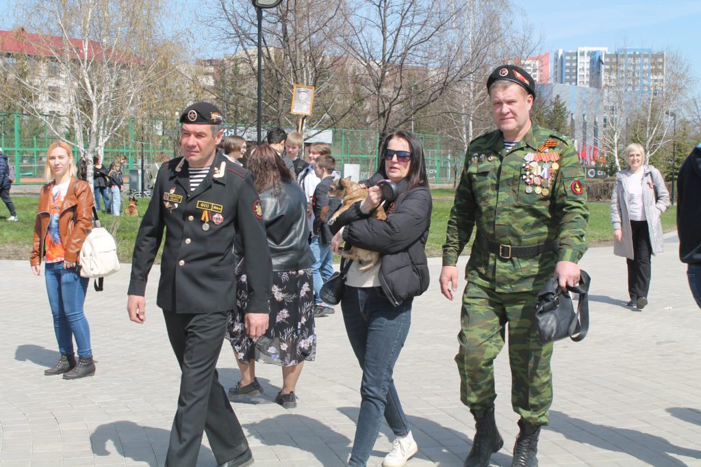 В кемеровском парке Победы им. Г.К. Жукова отмечают День Победы (фоторепортаж)