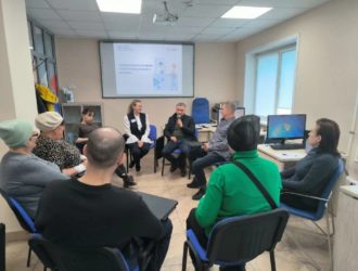 Эксперты рекомендуют менять профессию после 45 лет для повышения стабильности занятости
