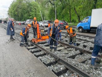 В Новокузнецке завершают первый этап ремонта трамвайных путей на Октябрьском
