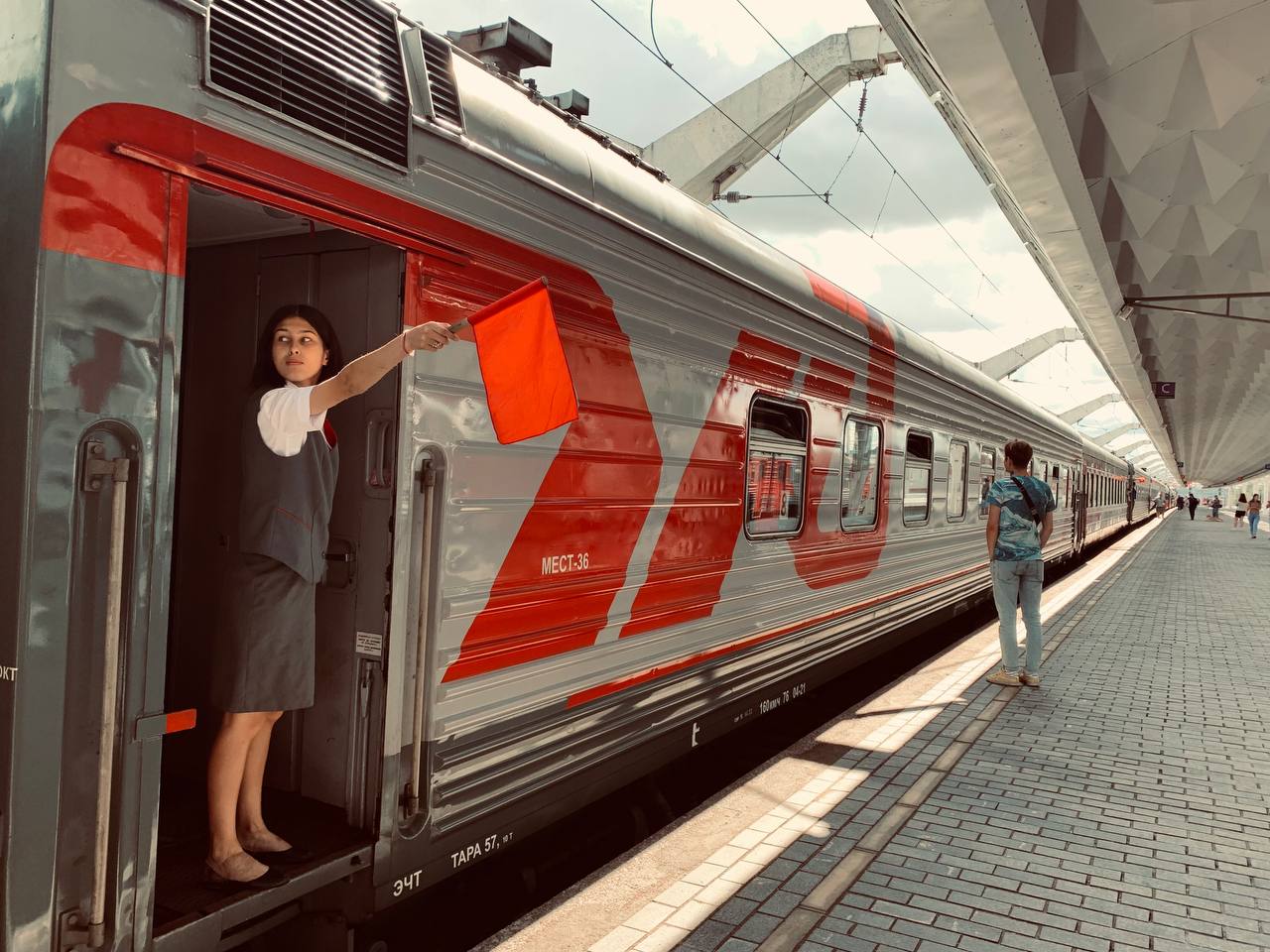Студенческие отряды Кузбасса будут сопровождать пассажиров в поездах из Москвы и Санкт-Петербурга