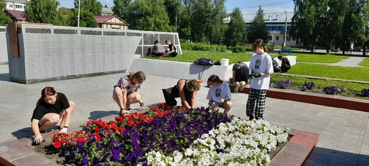 В Кузбассе началась компания по трудоустройству подростков летом