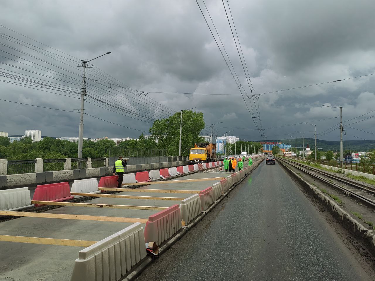 Мэр Новокузнецка выполнил обещанное: компетентные органы оценят работу подрядчика на Запсибовском мосту